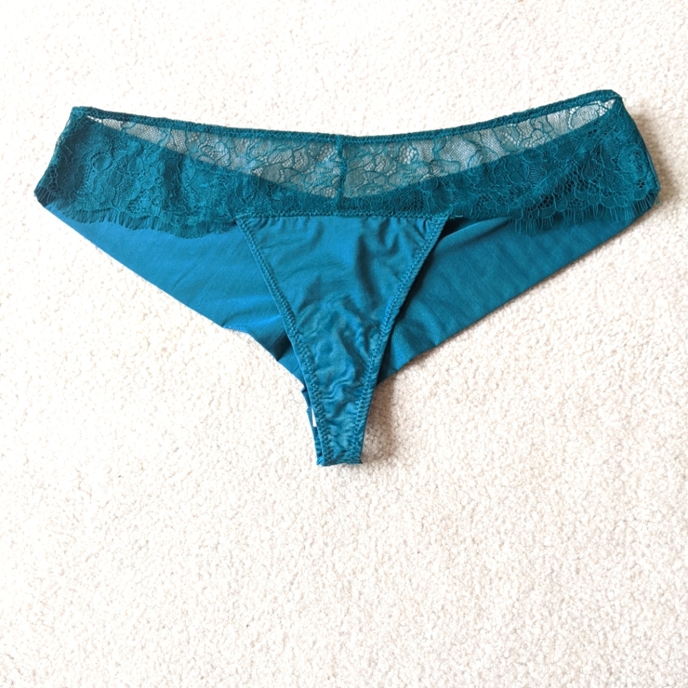 Valentine green aqua NYC by Jonas & Brown Josie thong NYC Size large